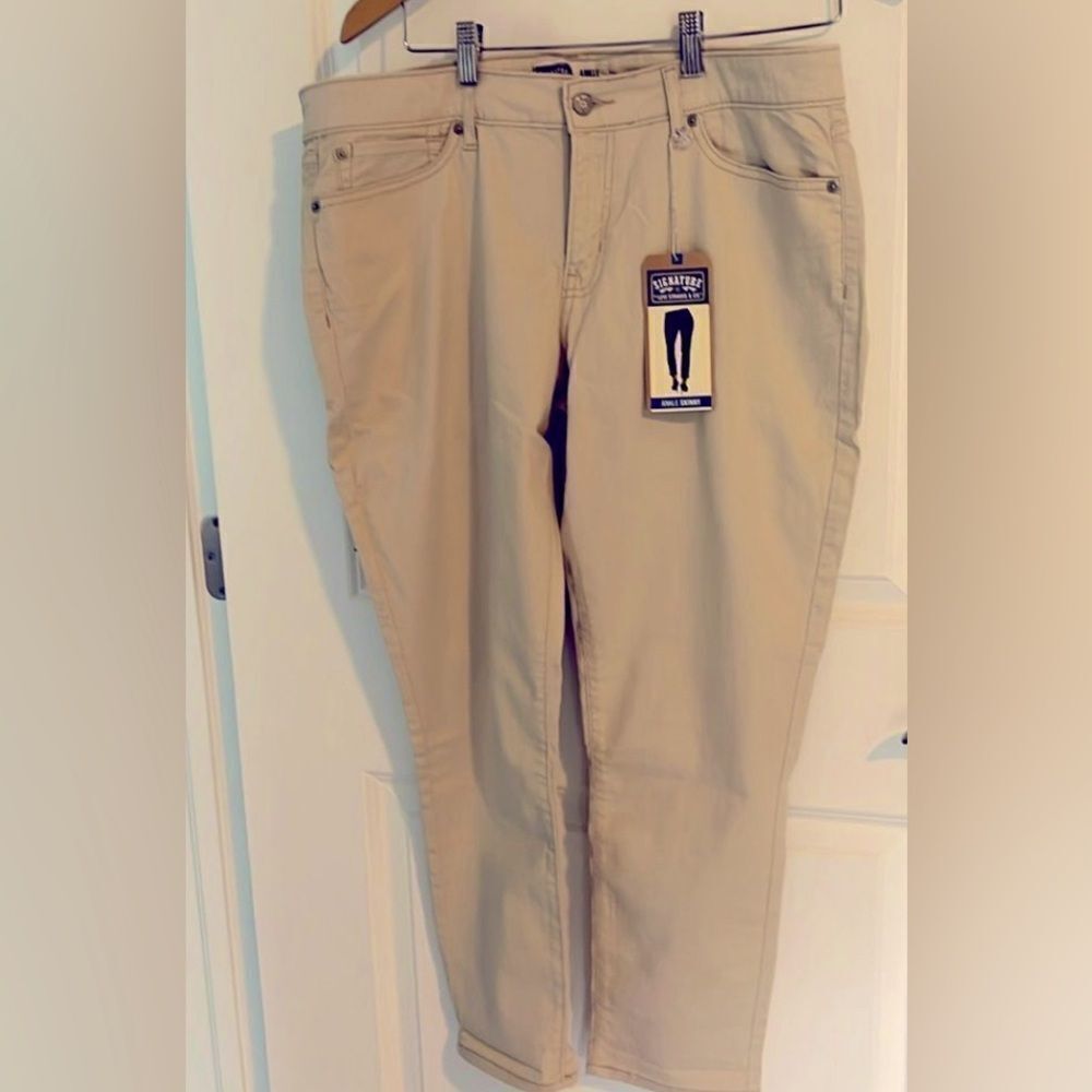 FINAL CLEARANCE PRICE Levi’s Signature Ankle Skinny Tan  Color Denim Jeans